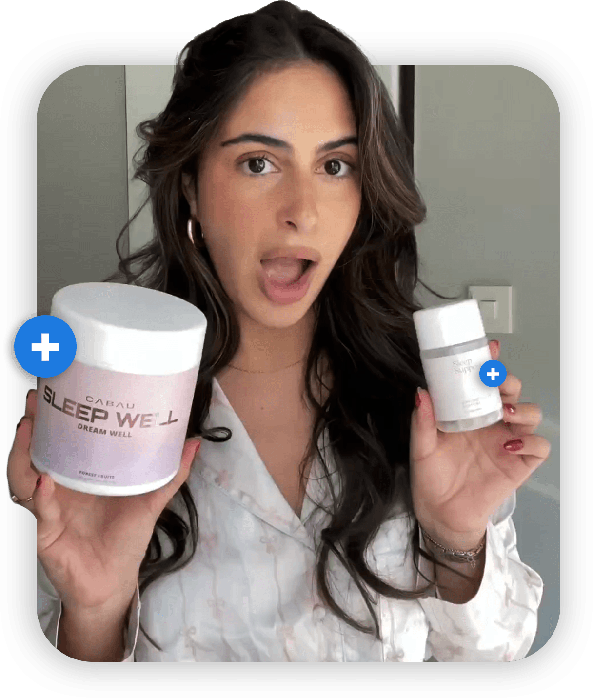 Ugc creator toont skincare en supplement producten in authentieke productreview voor merken