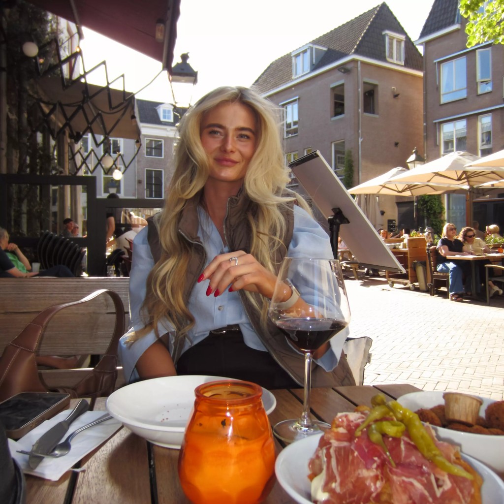Anouk B.